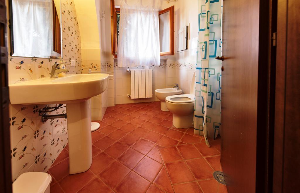 Agriturismo Poggio Al Tesoro Crespina Eksteriør bilde